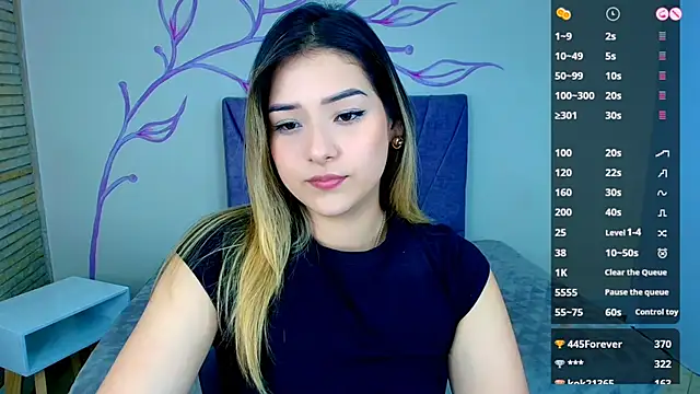 DahliaMoore online show from December 2024 04:25:02 PM
