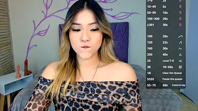 DahliaMoore online show from December 2024 03:33:02 AM