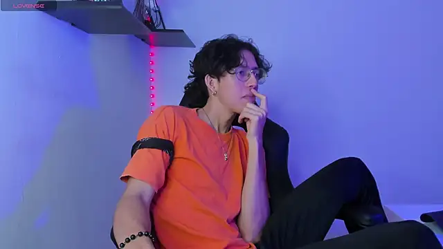 manu vera online show from February 2025 11:11:02 PM