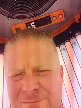 Snapshot of swingr chatting on March 2025 12:45:01 PM swingr online show from March 2025 12:45:01 PM