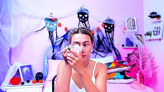 HannaPretthy online show from October 2025 11:28:01 AM