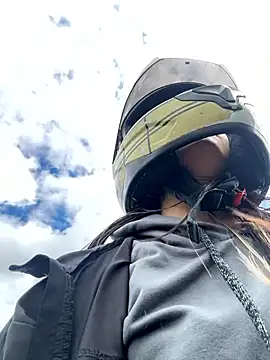 Snapshot of EemaHaruki chatting on October 2025 07:32:02 PM EemaHaruki online show from October 2025 07:32:02 PM