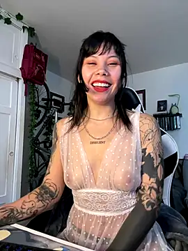 Snapshot of EemaHaruki chatting on October 2025 09:15:01 PM EemaHaruki online show from October 2025 09:15:01 PM