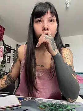 Snapshot of EemaHaruki chatting on October 2025 05:20:02 PM EemaHaruki online show from October 2025 05:20:02 PM