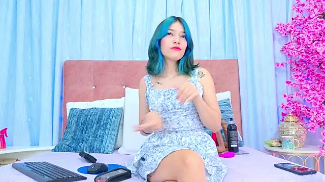 AlliciaKim online show from November 2025 07:46:02 PM