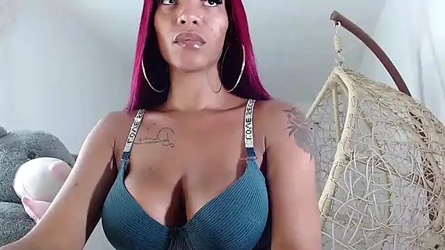 ebonyhotcats90 online show from September 2025 10:43:01 PM