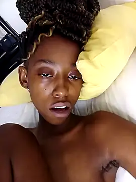 Snapshot of 02Boitybaby chatting on December 2024 08:09:01 AM 02Boitybaby online show from December 2024 08:09:01 AM