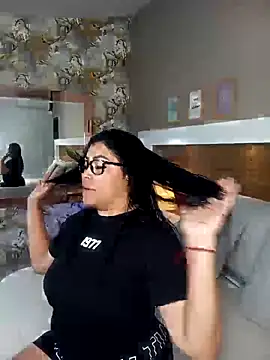 EmaBakker online show from October 2025 12:25:01 PM