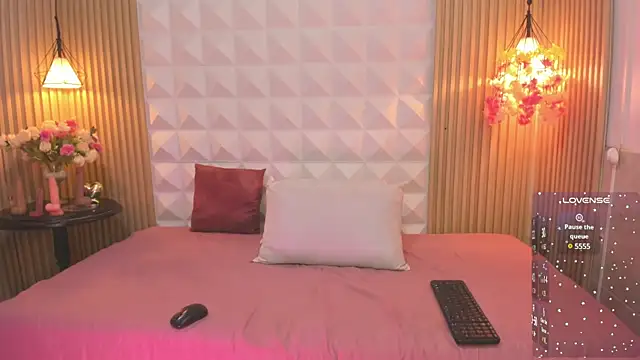 Melanieharriso  online show from December 2024 08:36:02 PM