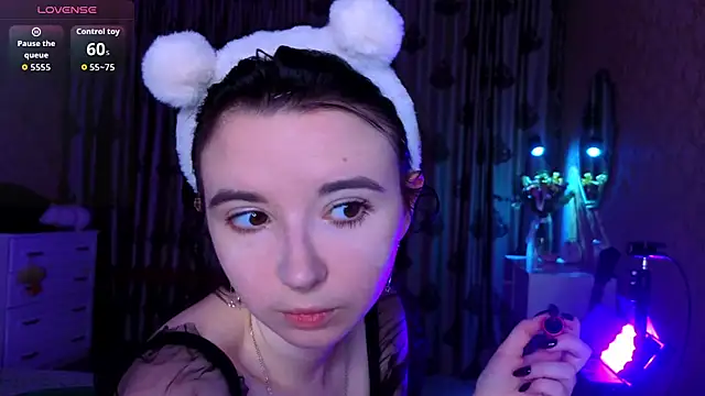 Nora Failure online show from November 2025 01:11:01 PM