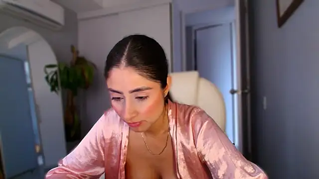 auroracaruso11 online show from October 2025 09:46:01 PM