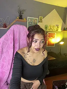Liittleluaa  online show from February 2025 12:01:02 PM
