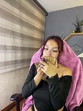 Liittleluaa  online show from February 2025 03:05:01 PM
