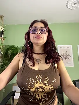 Liittleluaa  online show from September 2025 06:20:01 PM