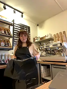 Snapshot of cinnabon_ chatting on October 2025 11:55:02 AM cinnabon online show from October 2025 11:55:02 AM