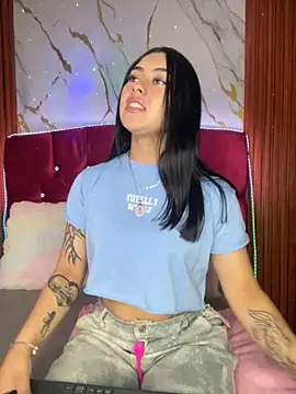 Snapshot of emily_22x chatting on October 2025 10:14:02 PM emily 22x online show from October 2025 10:14:02 PM