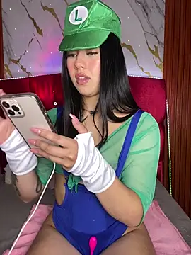 Snapshot of emily_22x chatting on October 2025 10:44:02 PM emily 22x online show from October 2025 10:44:02 PM