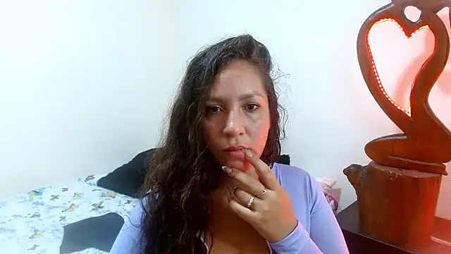 Snapshot of naihroby chatting on December 2024 11:36:01 PM naihroby online show from December 2024 11:36:01 PM