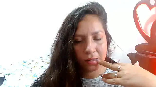 Snapshot of naihroby chatting on December 2024 03:04:02 AM naihroby online show from December 2024 03:04:02 AM