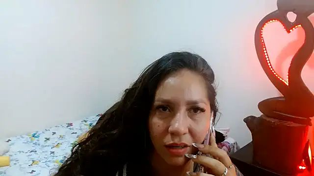 Snapshot of naihroby chatting on December 2024 11:40:01 PM naihroby online show from December 2024 11:40:01 PM