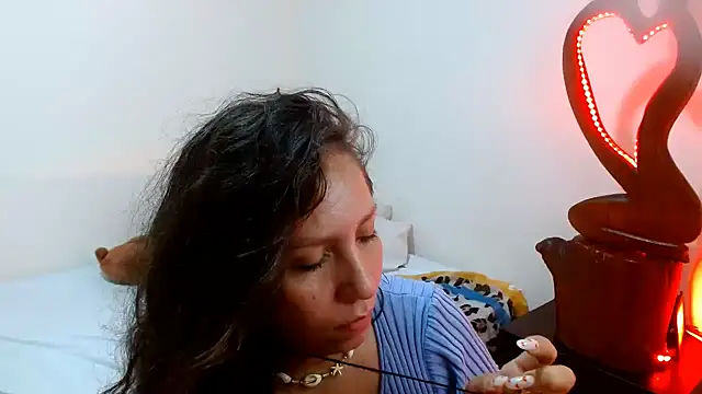 Snapshot of naihroby chatting on December 2024 03:58:01 AM naihroby online show from December 2024 03:58:01 AM