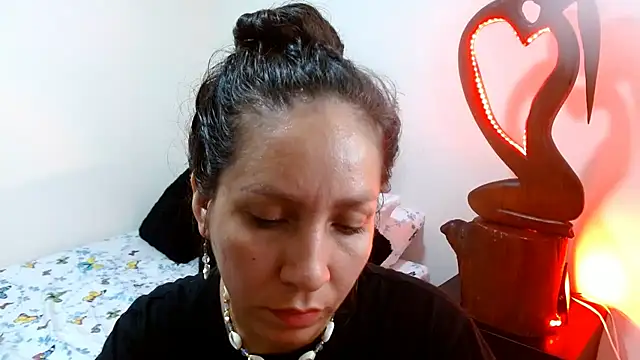 Snapshot of naihroby chatting on December 2024 02:35:01 AM naihroby online show from December 2024 02:35:01 AM