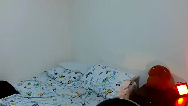 Snapshot of naihroby chatting on January 2025 03:18:02 AM naihroby online show from January 2025 03:18:02 AM