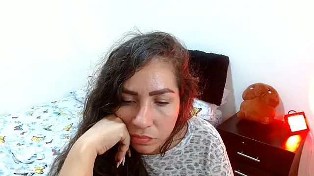 Snapshot of naihroby chatting on January 2025 06:19:02 AM naihroby online show from January 2025 06:19:02 AM