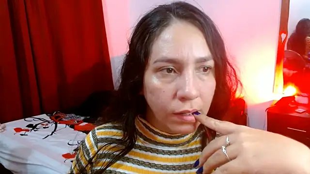 Snapshot of naihroby chatting on January 2025 03:47:02 AM naihroby online show from January 2025 03:47:02 AM