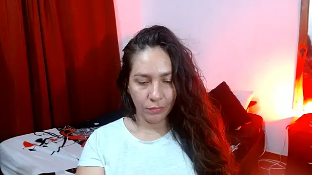 Snapshot of naihroby chatting on January 2025 07:32:02 AM naihroby online show from January 2025 07:32:02 AM