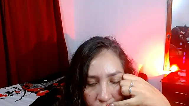 Snapshot of naihroby chatting on February 2025 06:31:01 AM naihroby online show from February 2025 06:31:01 AM