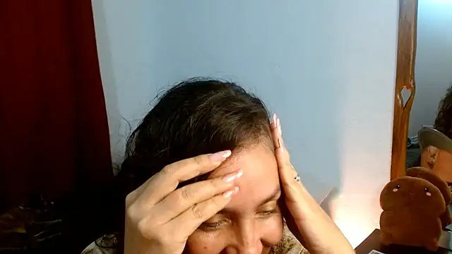 Snapshot of naihroby chatting on February 2025 07:44:02 AM naihroby online show from February 2025 07:44:02 AM