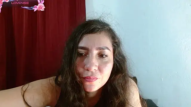 Snapshot of naihroby chatting on March 2025 07:07:02 AM naihroby online show from March 2025 07:07:02 AM