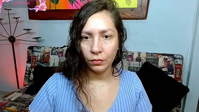 Snapshot of naihroby chatting on October 2025 05:49:02 AM naihroby online show from October 2025 05:49:02 AM