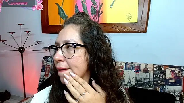 Snapshot of naihroby chatting on October 2025 04:57:01 AM naihroby online show from October 2025 04:57:01 AM