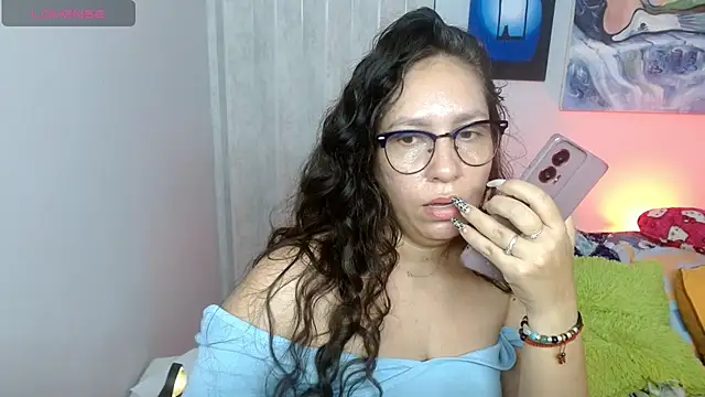 Snapshot of naihroby chatting on October 2025 02:04:01 AM naihroby online show from October 2025 02:04:01 AM