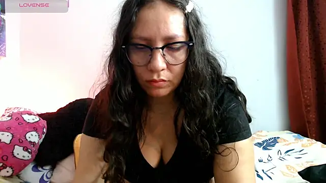 Snapshot of naihroby chatting on October 2025 03:51:02 AM naihroby online show from October 2025 03:51:02 AM