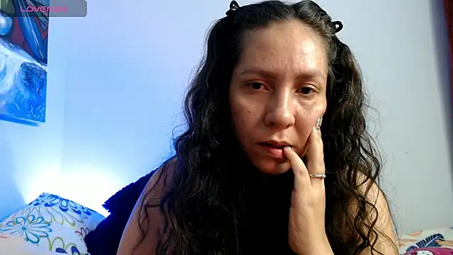 Snapshot of naihroby chatting on October 2025 03:51:02 AM naihroby online show from October 2025 03:51:02 AM