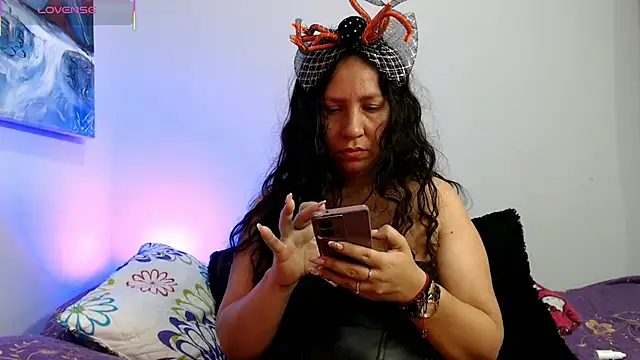 Snapshot of naihroby chatting on October 2025 09:49:02 PM naihroby online show from October 2025 09:49:02 PM