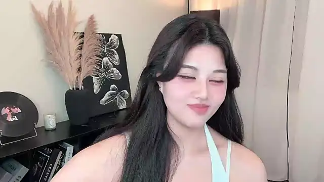 Strawberrybabyy1 online show from March 2025 04:42:02 PM