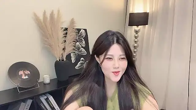 Strawberrybabyy1 online show from March 2025 04:44:02 PM