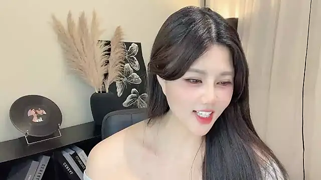 Strawberrybabyy1 online show from March 2025 04:21:02 PM