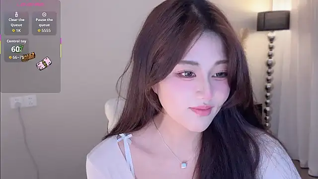 Strawberrybabyy1 online show from October 2025 03:57:02 PM