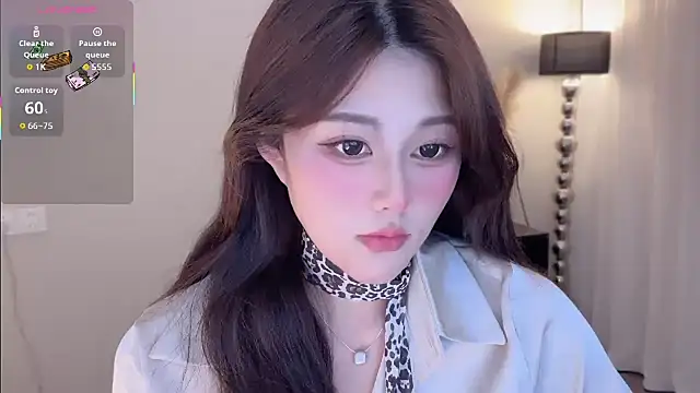 Strawberrybabyy1 online show from October 2025 11:21:01 AM