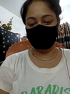 Snapshot of Etha-Moni chatting on September 2025 08:21:01 PM Etha-Moni online show from September 2025 08:21:01 PM