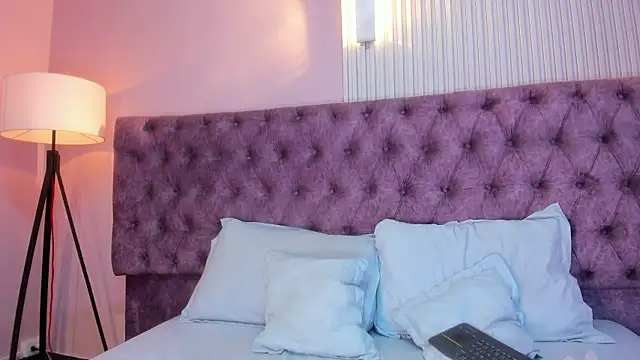 Snapshot of EMILYY_FOXY chatting on January 2025 07:27:02 PM EMILYY FOXY online show from January 2025 07:27:02 PM