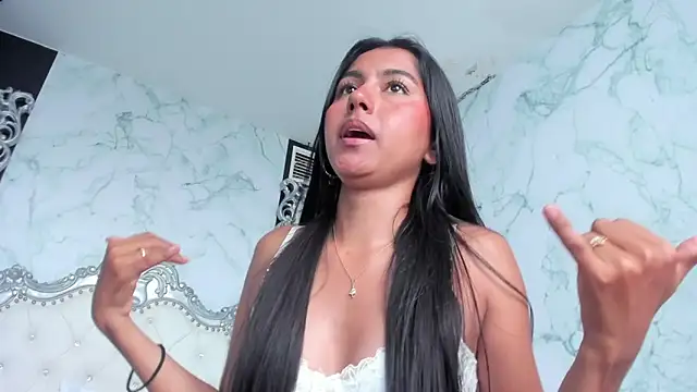 Emmy Cute18 online show from October 2025 02:51:01 PM