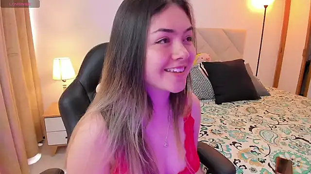 Snapshot of Lau_Bee chatting on March 2025 02:55:02 PM Lau Bee online show from March 2025 02:55:02 PM