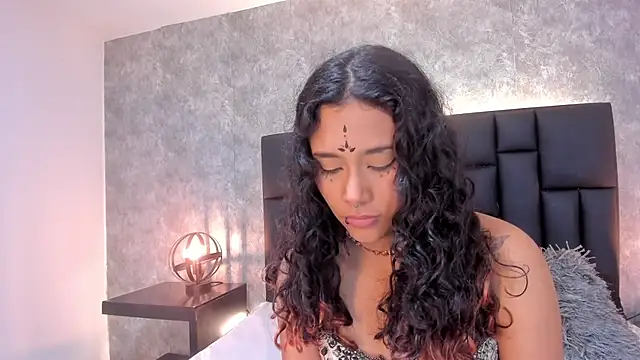 laura smith33 online show from January 2025 07:13:02 PM