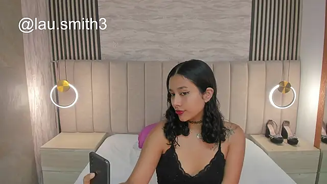 laura smith33 online show from November 2025 02:39:02 PM